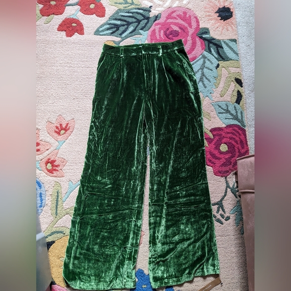 Reformation Wes pant in Palm Green - Picture 2 of 3